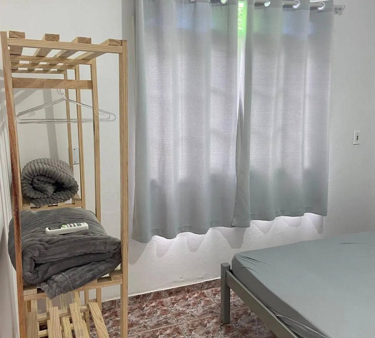 Pousada Vila Do Meio Pinheira Apartmán